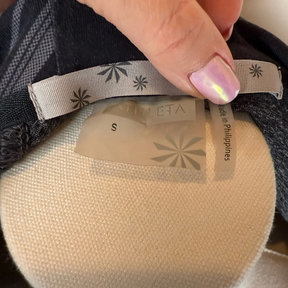 Athleta Gray Pleated Full Zipper Hoodie Long Jacket Women’s Size Small - Picture 9 of 9